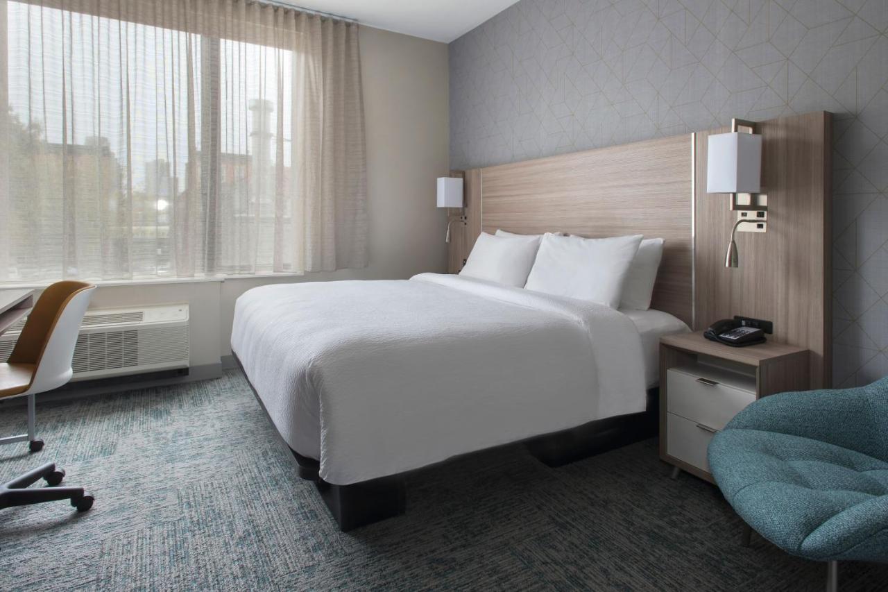 King Studio at TownePlace Suites by Marriott New York Brooklyn