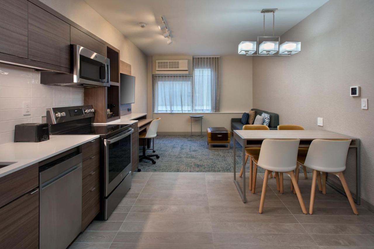 One-Bedroom King Suite with Sofa Bed at TownePlace Suites by Marriott New York Brooklyn