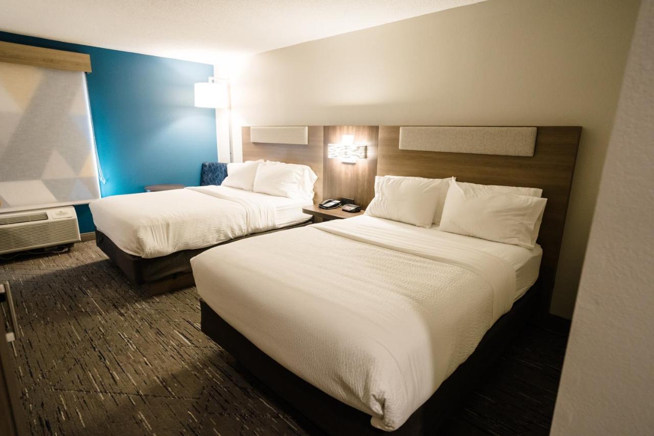 | Holiday Inn Express Hotel & Suites Knoxville-North-I-75 Exit 112, an IHG Hotel