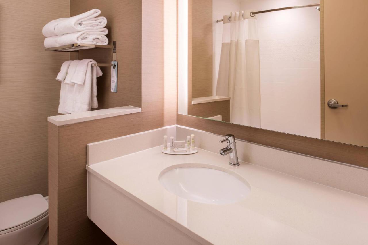 | Fairfield Inn & Suites by Marriott St. Louis Westport