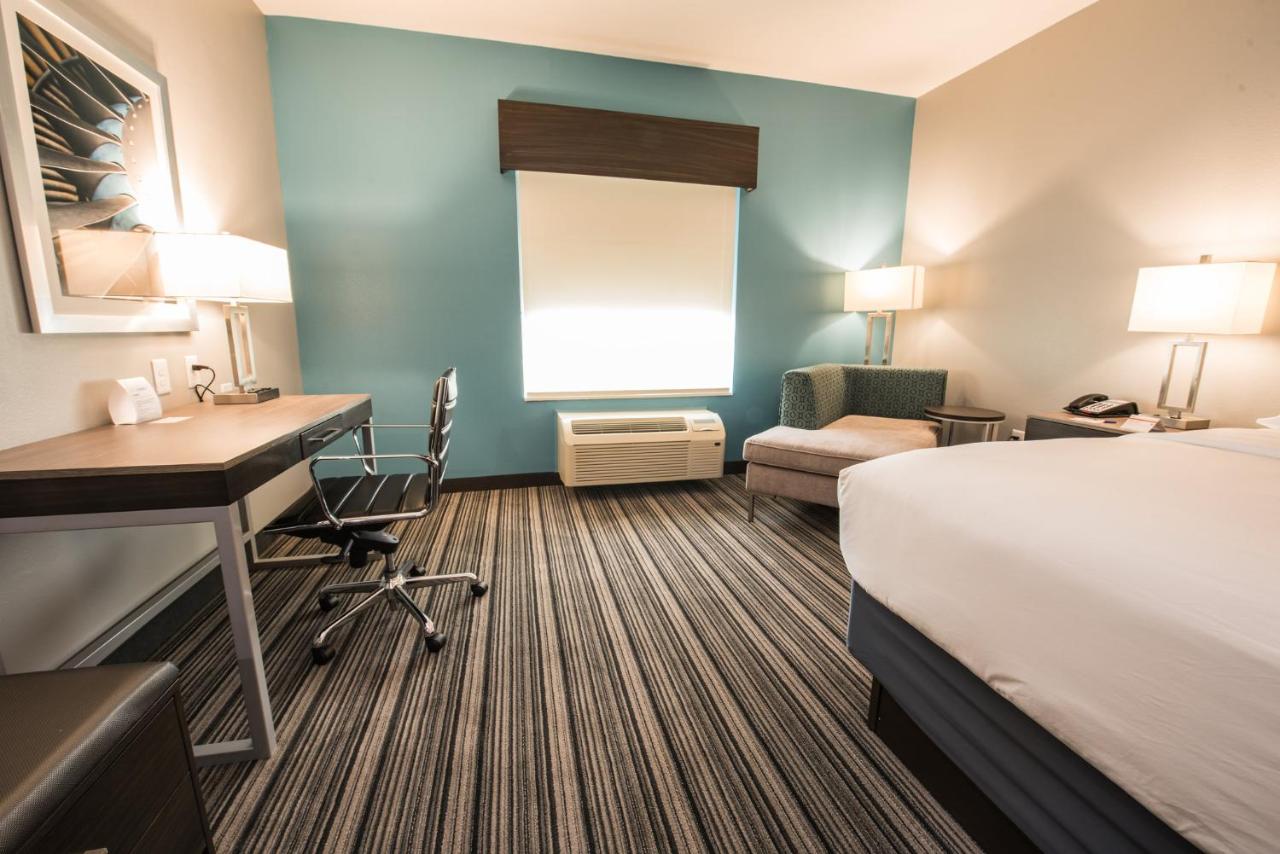 King Room - Hearing Accessible - Non-Smoking at Holiday Inn Express & Suites Houston - Hobby Airport Area by IHG