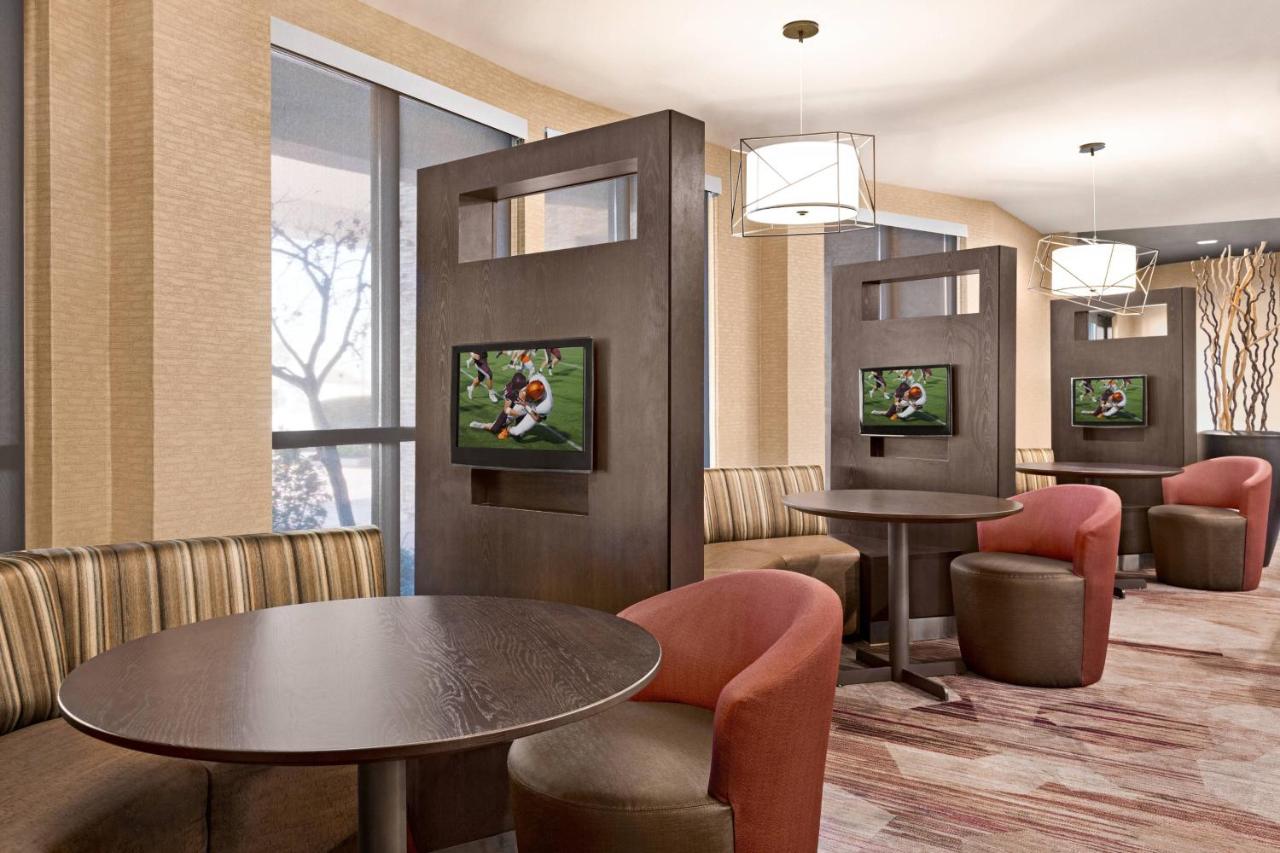 | Courtyard by Marriott Sacramento Folsom