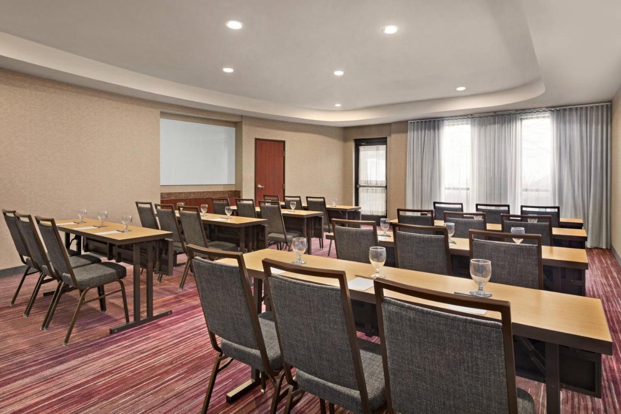 | Courtyard by Marriott Sacramento Folsom