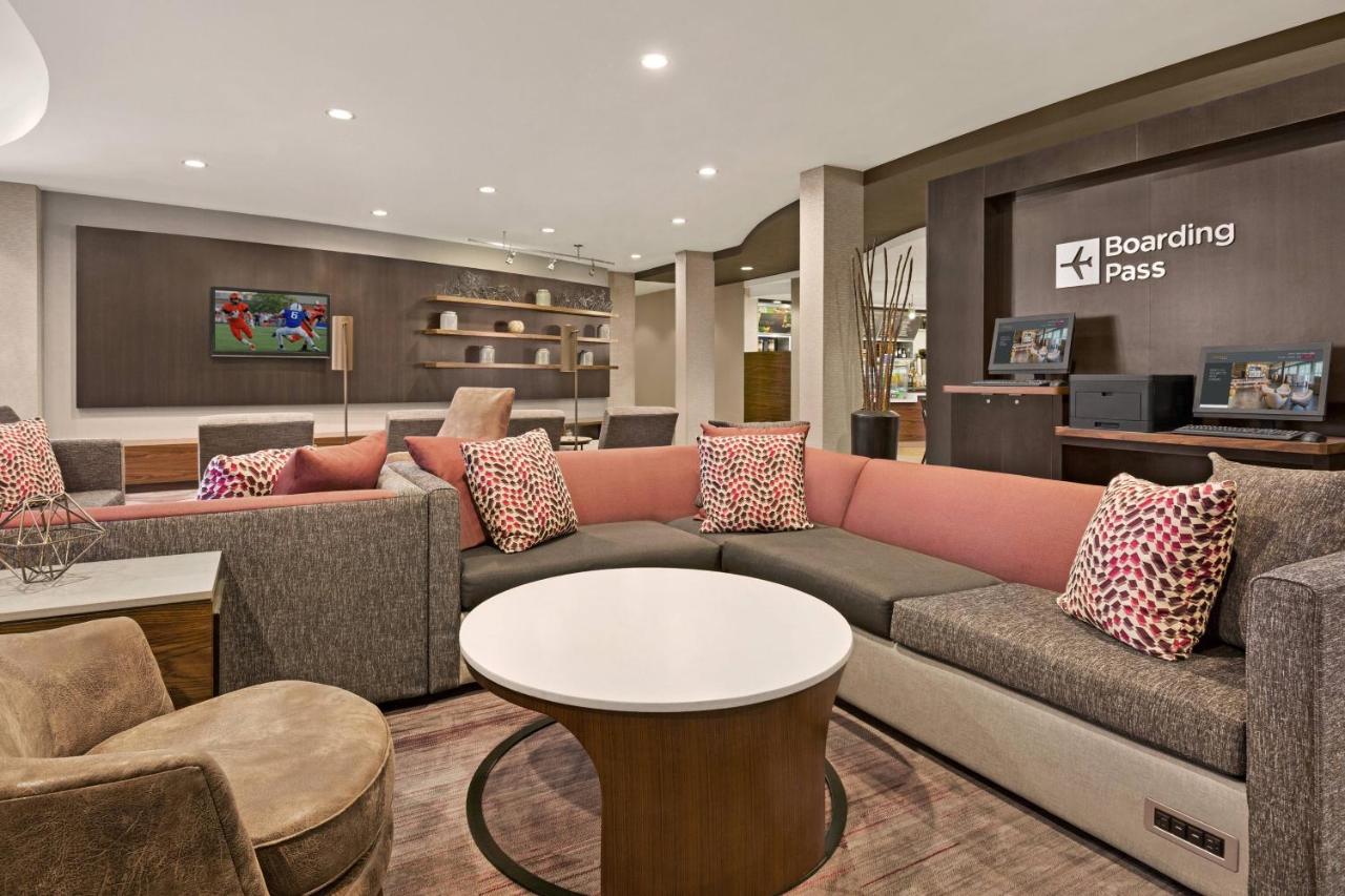 | Courtyard by Marriott Sacramento Folsom
