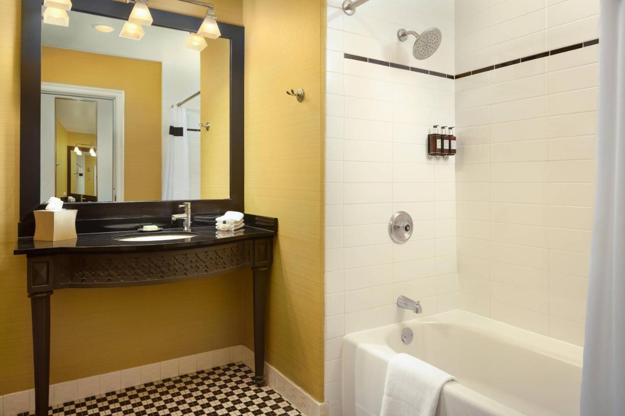 Guest room, 2 Double Beds at Hotel Chicago Downtown, Autograph Collection by Marriott