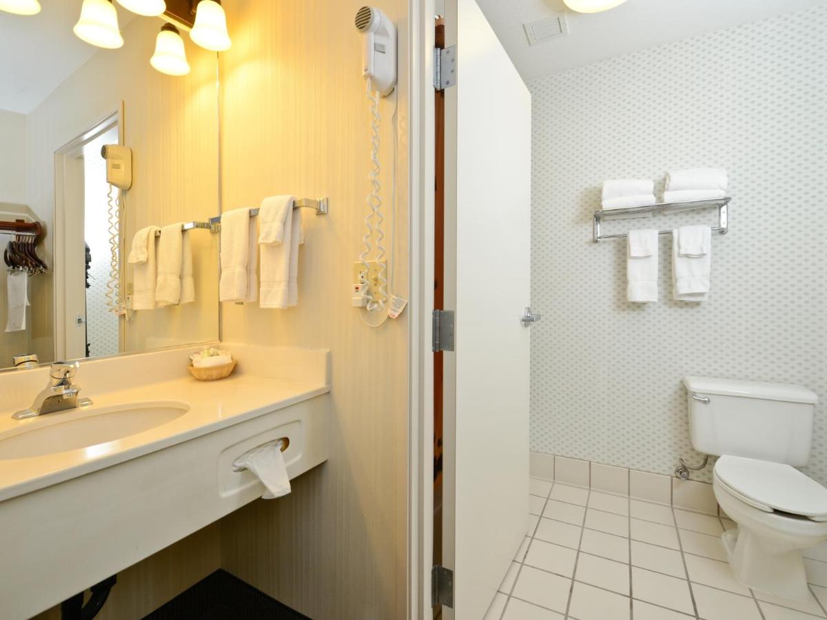  | Clubhouse Inn