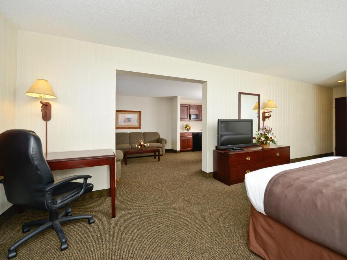  | Clubhouse Inn