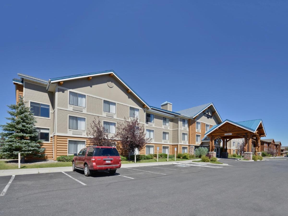 | Clubhouse Inn