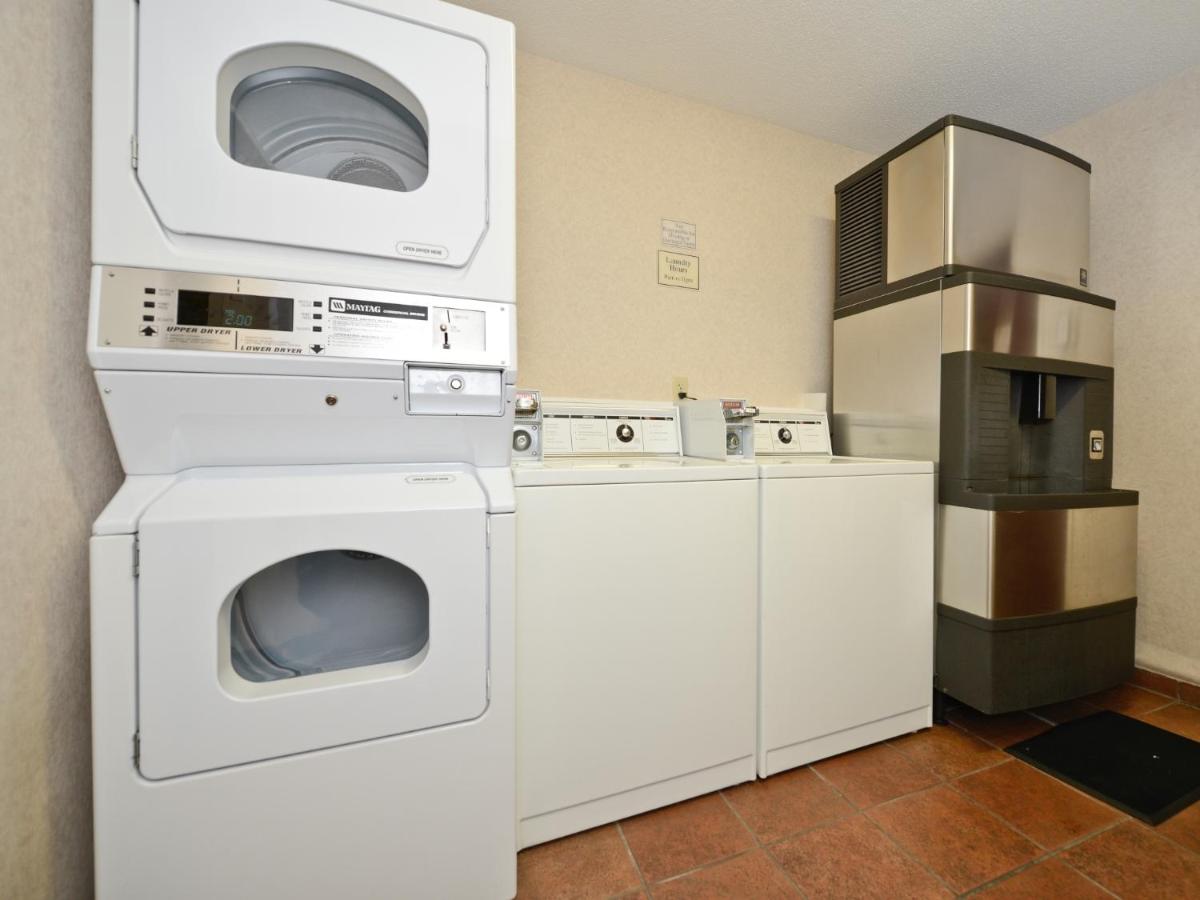  | Clubhouse Inn