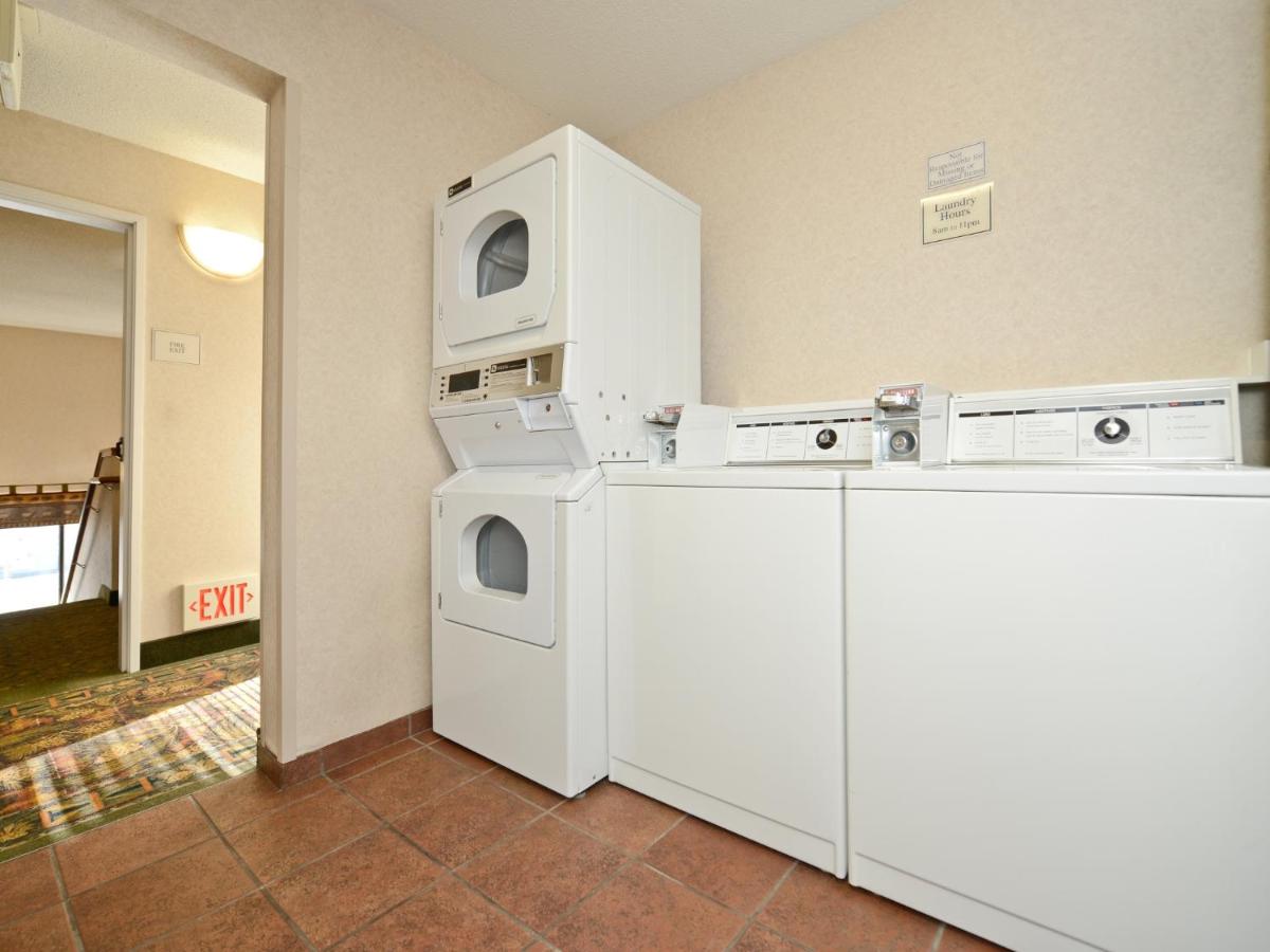  | Clubhouse Inn