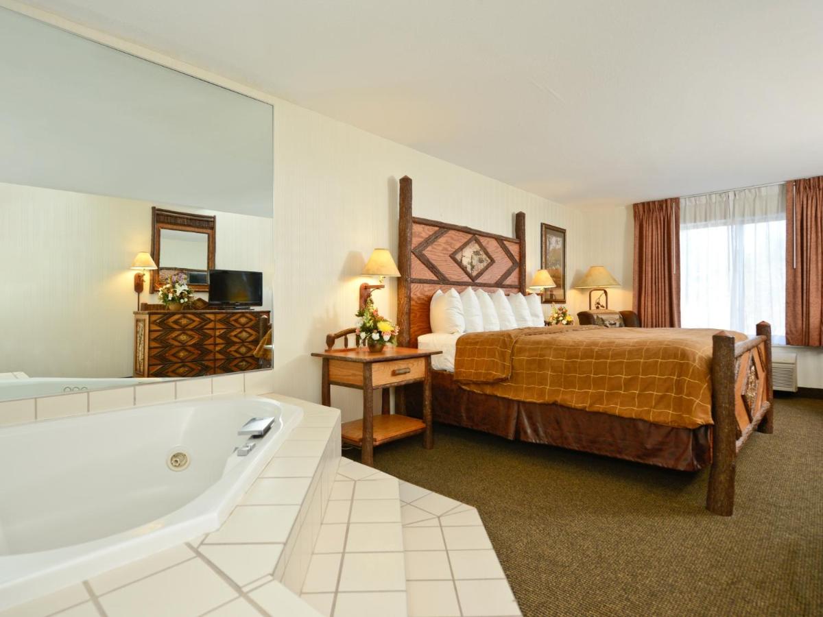  | Clubhouse Inn