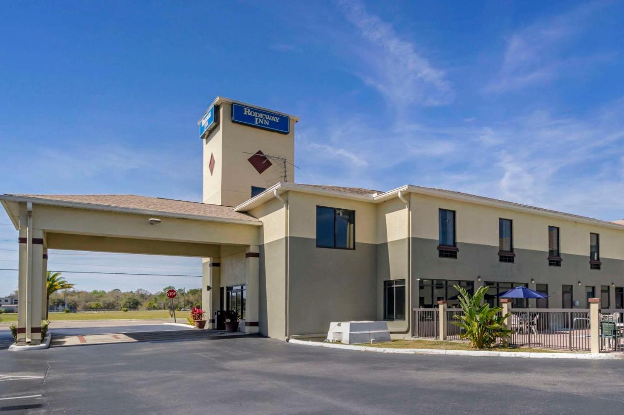 | Rodeway Inn Wesley Chapel