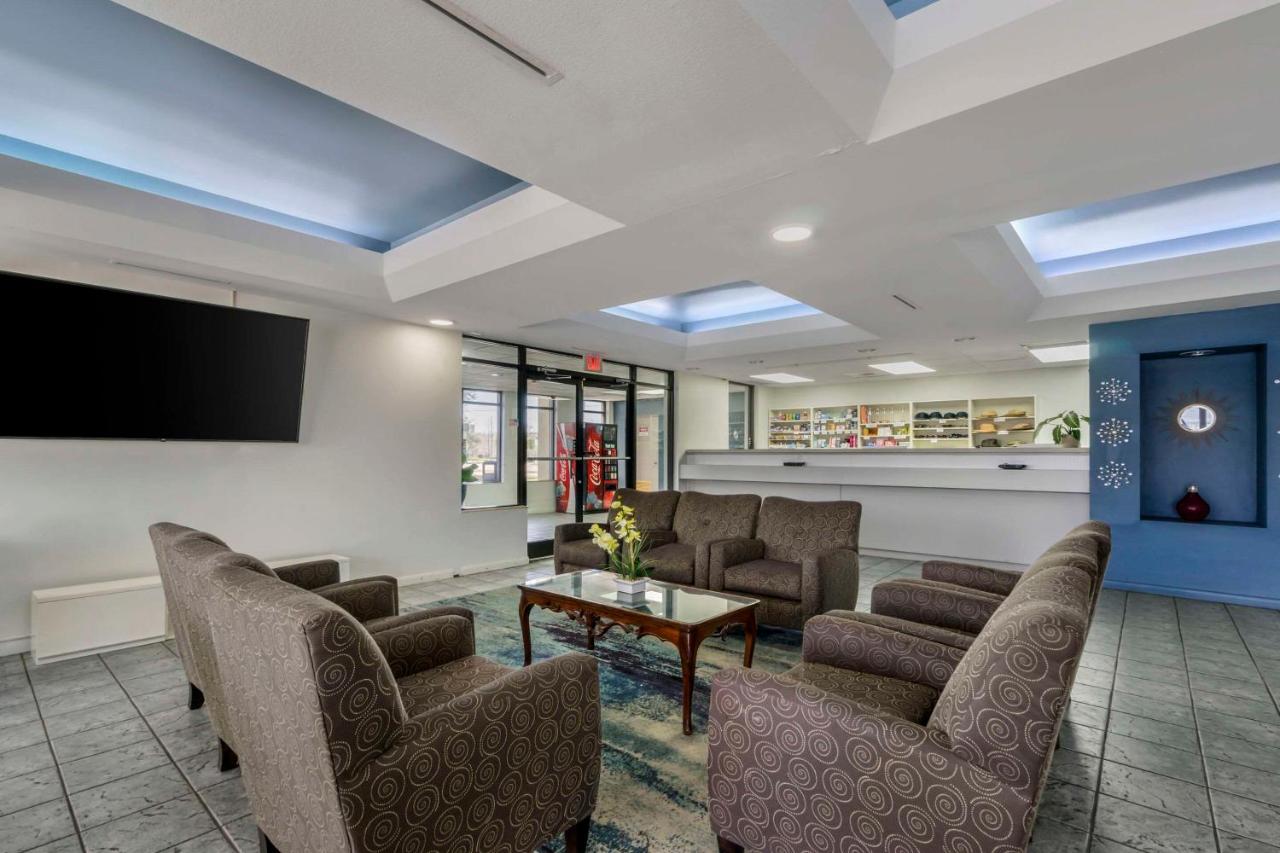 | Rodeway Inn Wesley Chapel