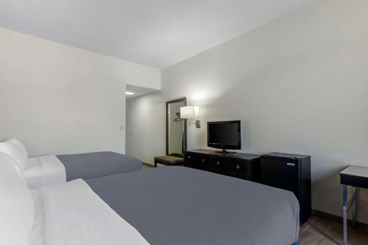  | Rodeway Inn Wesley Chapel