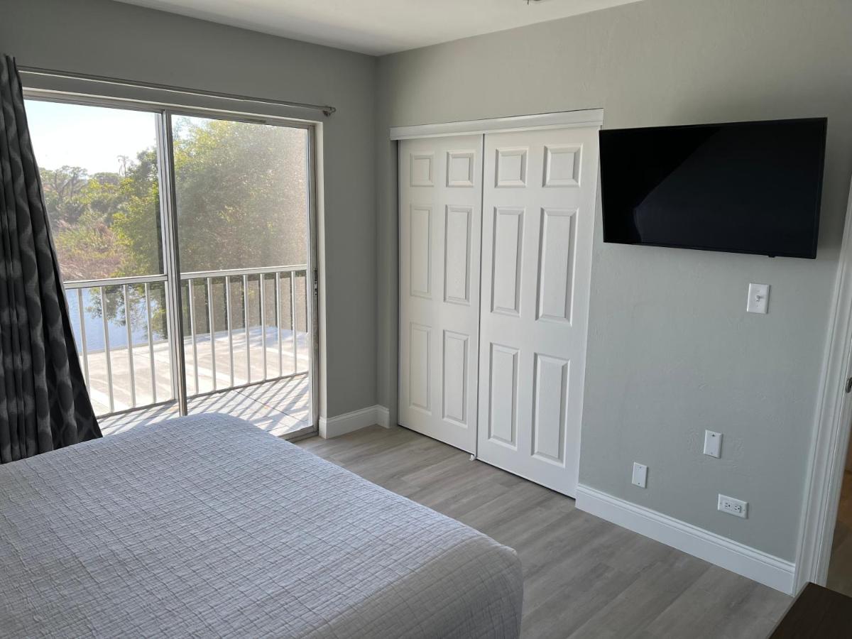  | Marco Island Lakeside Inn