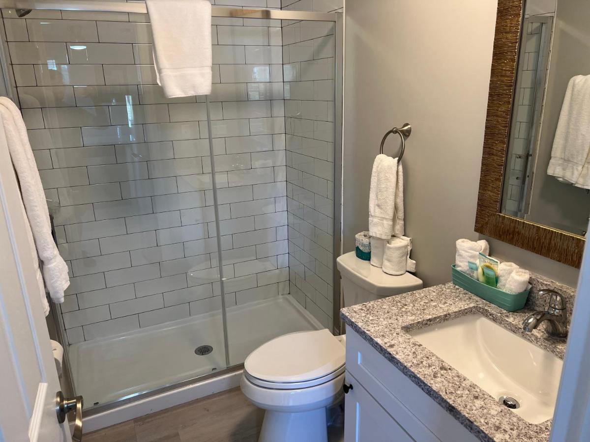  | Marco Island Lakeside Inn
