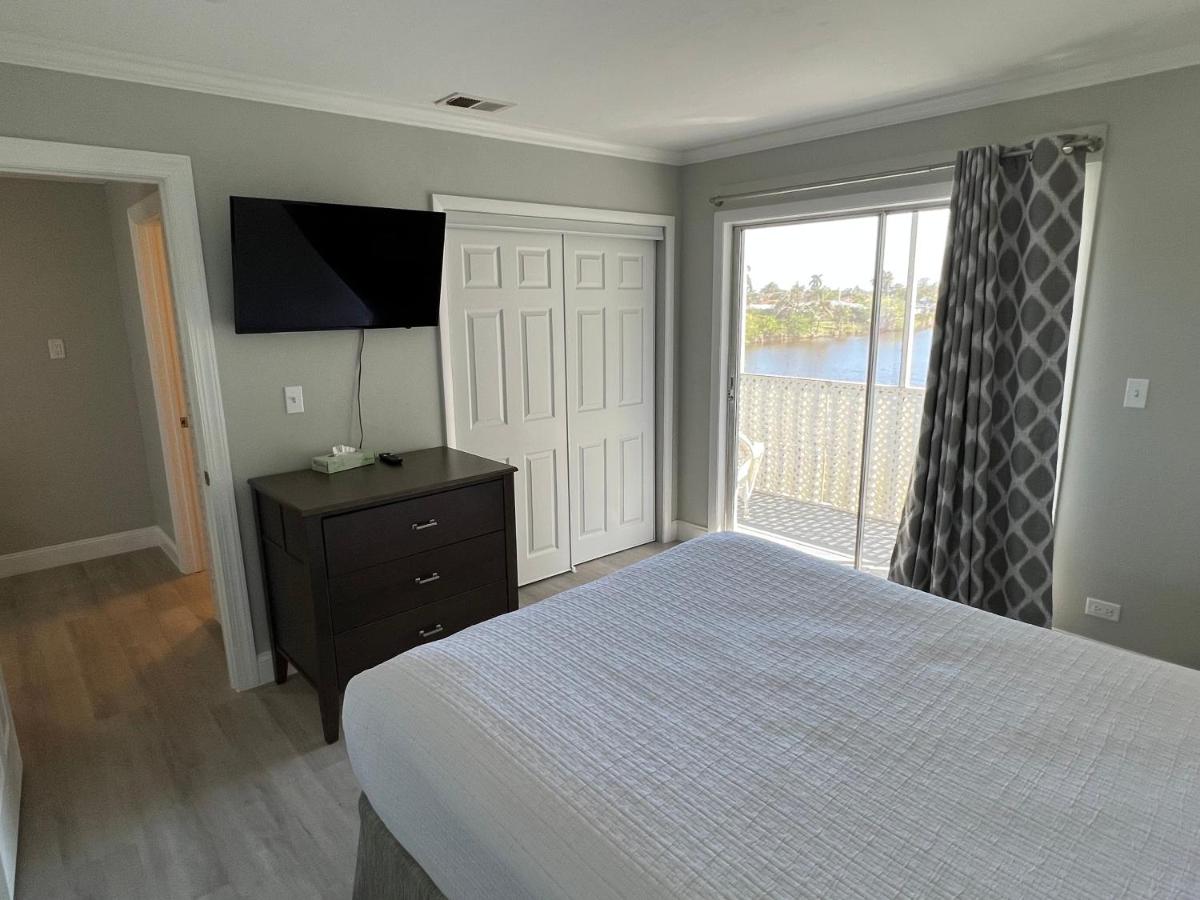  | Marco Island Lakeside Inn
