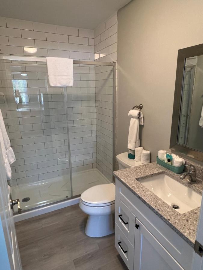  | Marco Island Lakeside Inn