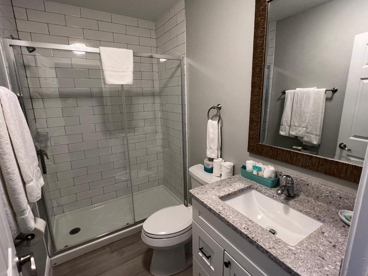  | Marco Island Lakeside Inn