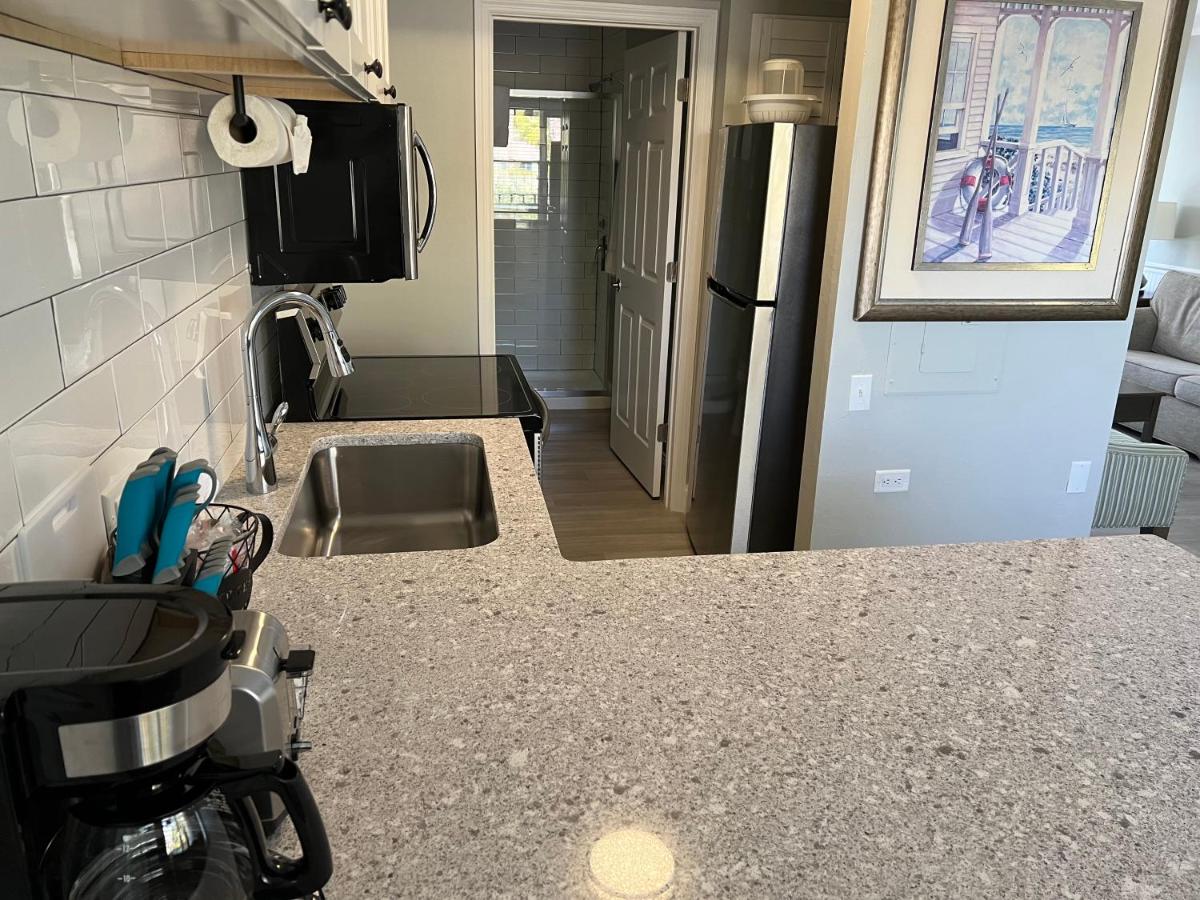  | Marco Island Lakeside Inn