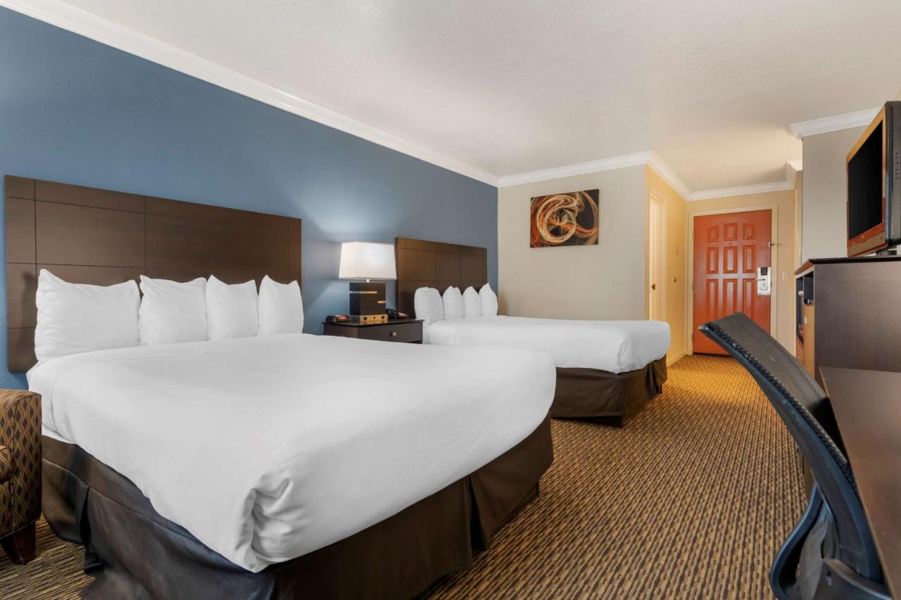 Queen Room with Two Queen Beds at Best Western Colonial Inn