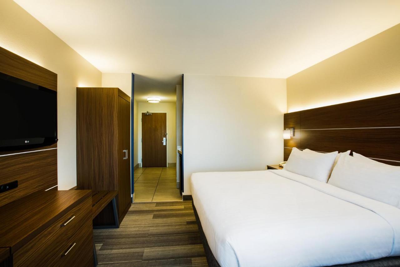 King Room at Holiday Inn Express & Suites Cedar City by IHG