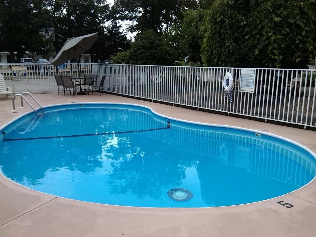 | Willow Tree Inn Branson