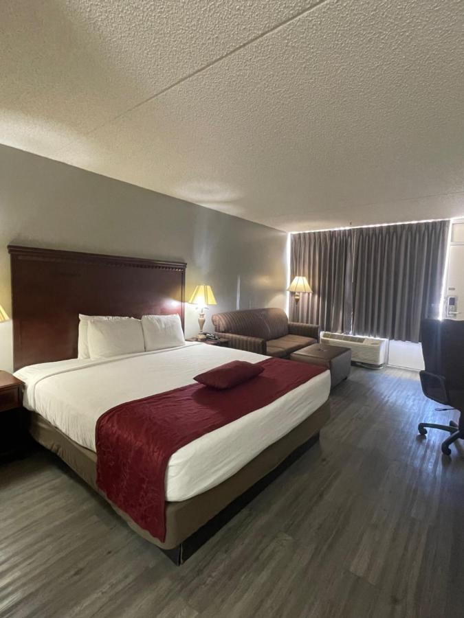| Willow Tree Inn Branson
