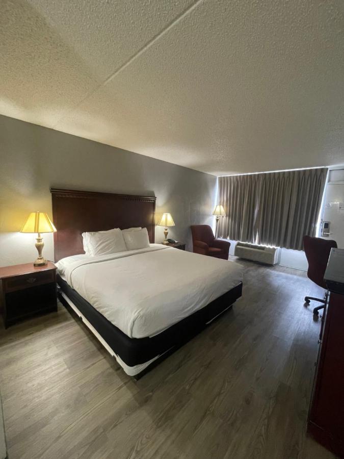| Willow Tree Inn Branson
