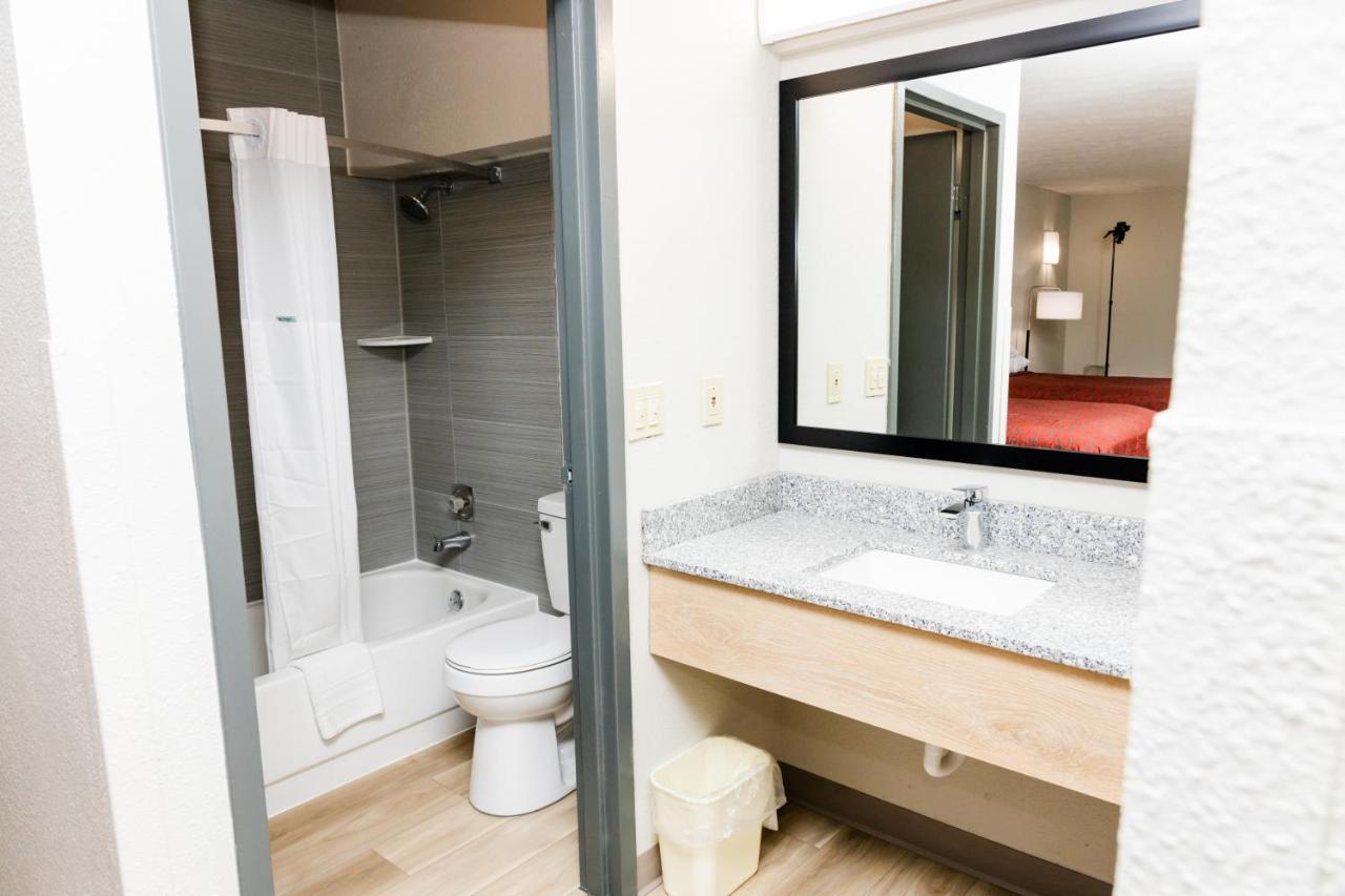 | Days Inn by Wyndham Cincinnati East