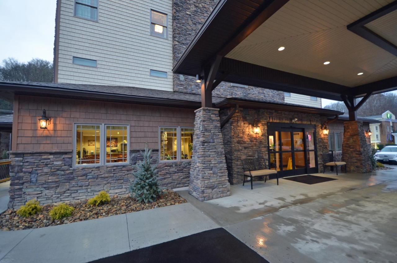 | Stonebrook Lodge