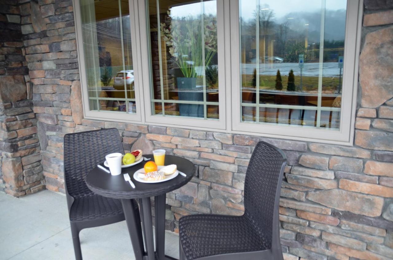 | Stonebrook Lodge
