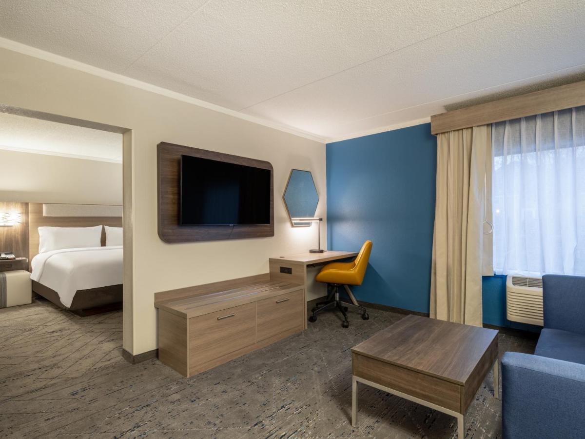 | Holiday Inn Express Greensboro-I-40 at Wendover, an IHG Hotel