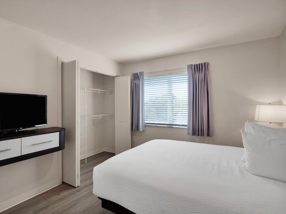 Three-Bedroom Suite at WaterWalk Extended Stay by Wyndham Charlotte - Arrowood