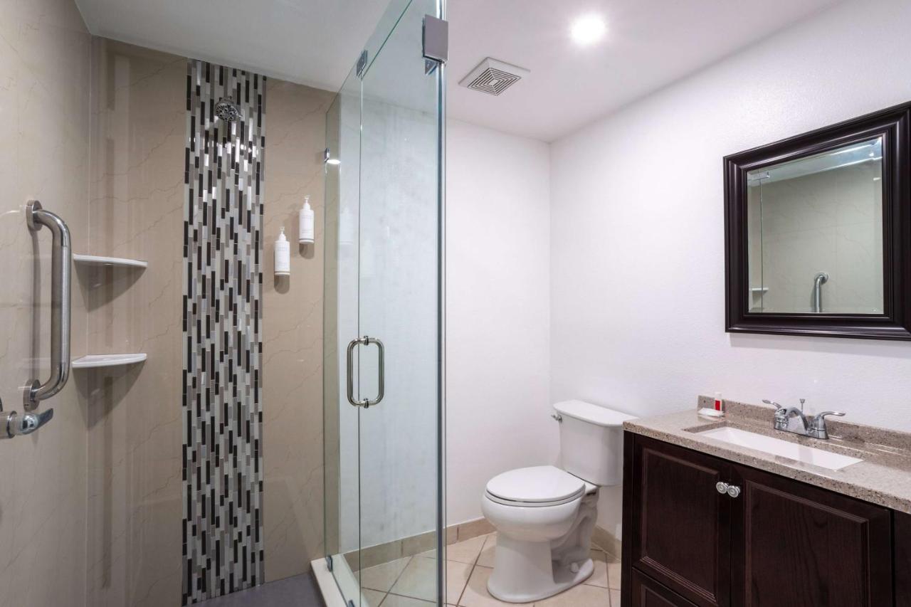 Suite with Two Double Beds - Non-Smoking at Travelodge by Wyndham Lakeland