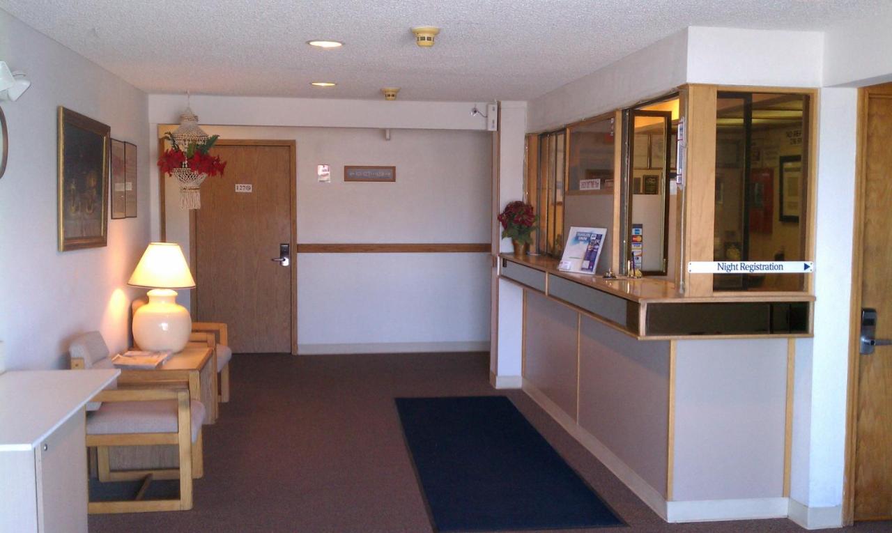 | Colorado River Value Inn