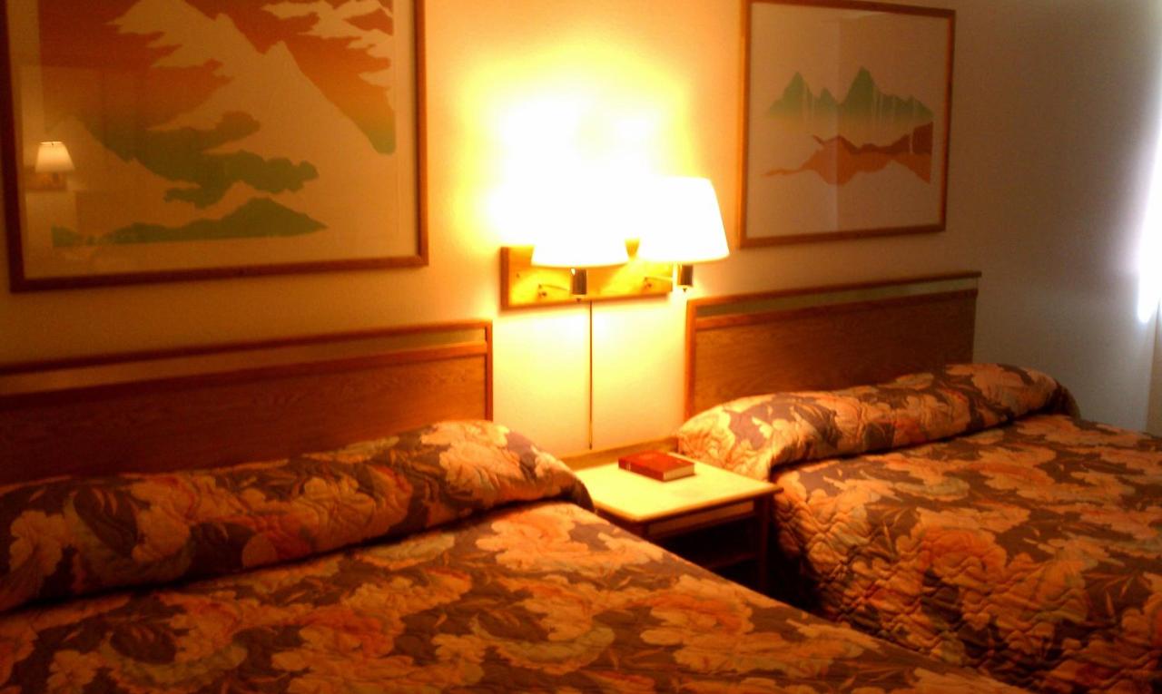| Colorado River Value Inn