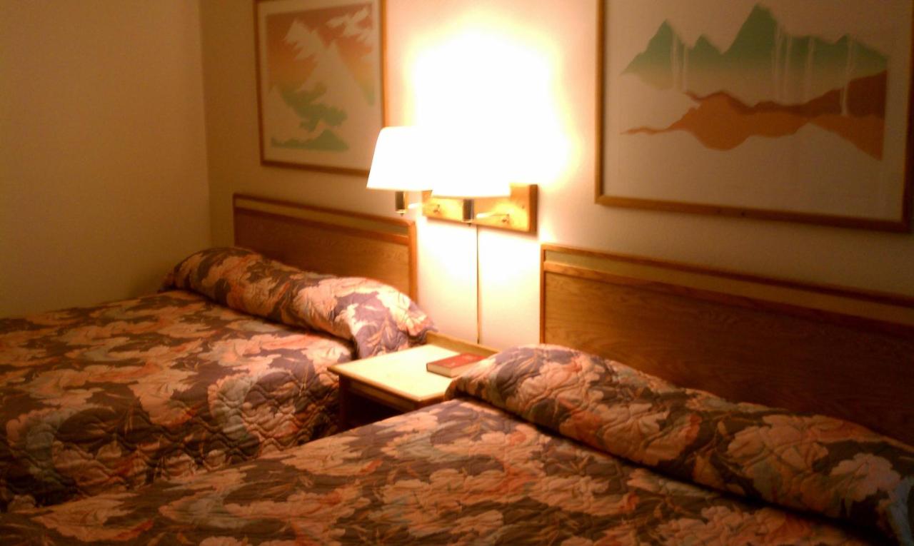 | Colorado River Value Inn