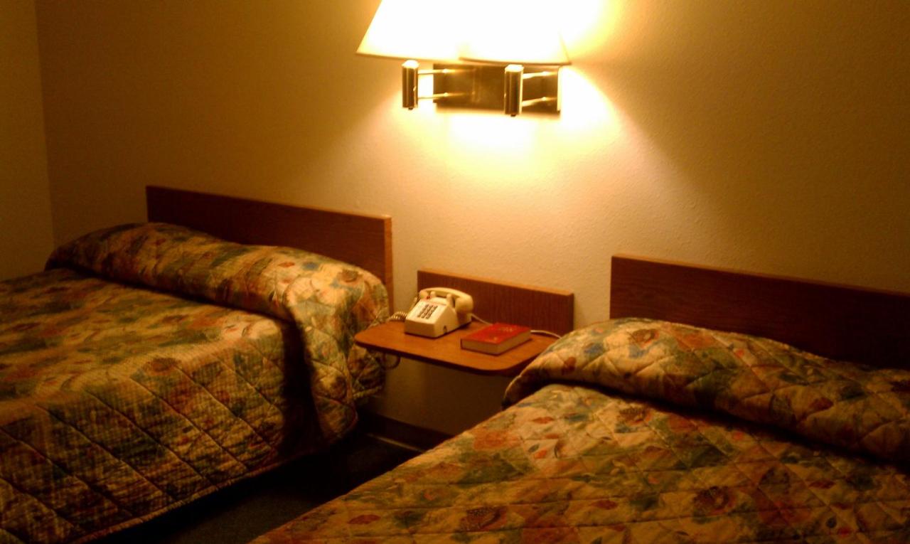 | Colorado River Value Inn