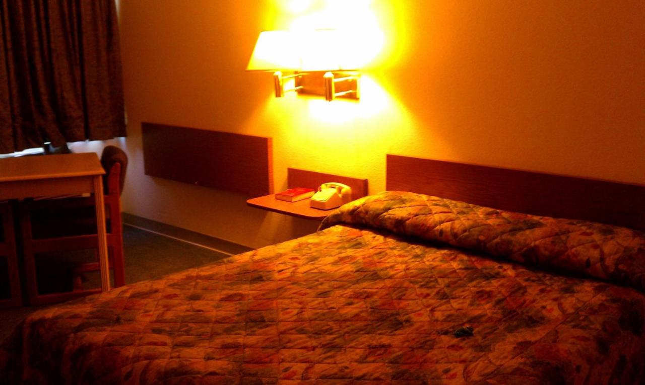 | Colorado River Value Inn