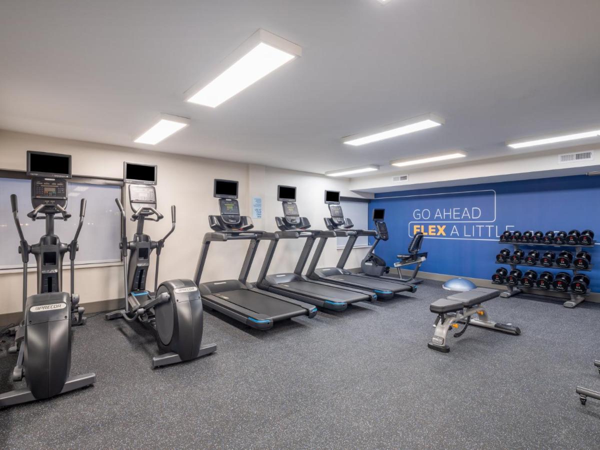 | Holiday Inn Express Greensboro-I-40 at Wendover, an IHG Hotel