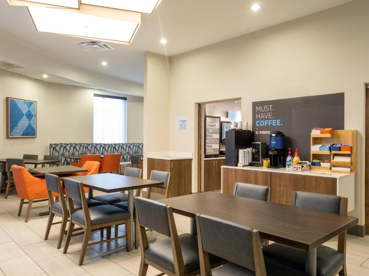 | Holiday Inn Express Greensboro-I-40 at Wendover, an IHG Hotel