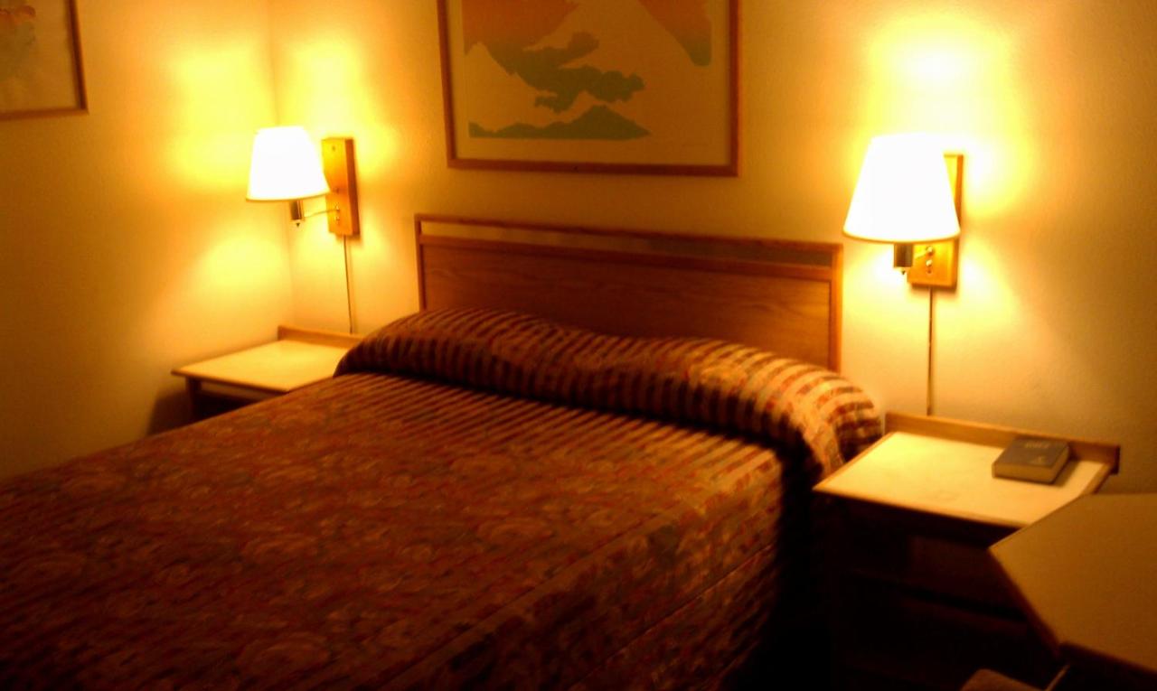 | Colorado River Value Inn