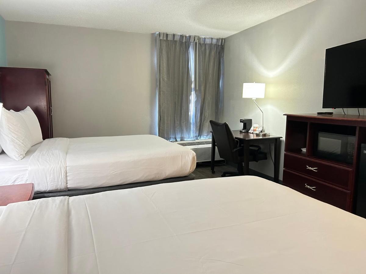 Double Queen Room at Clarion Inn and Suites Airport