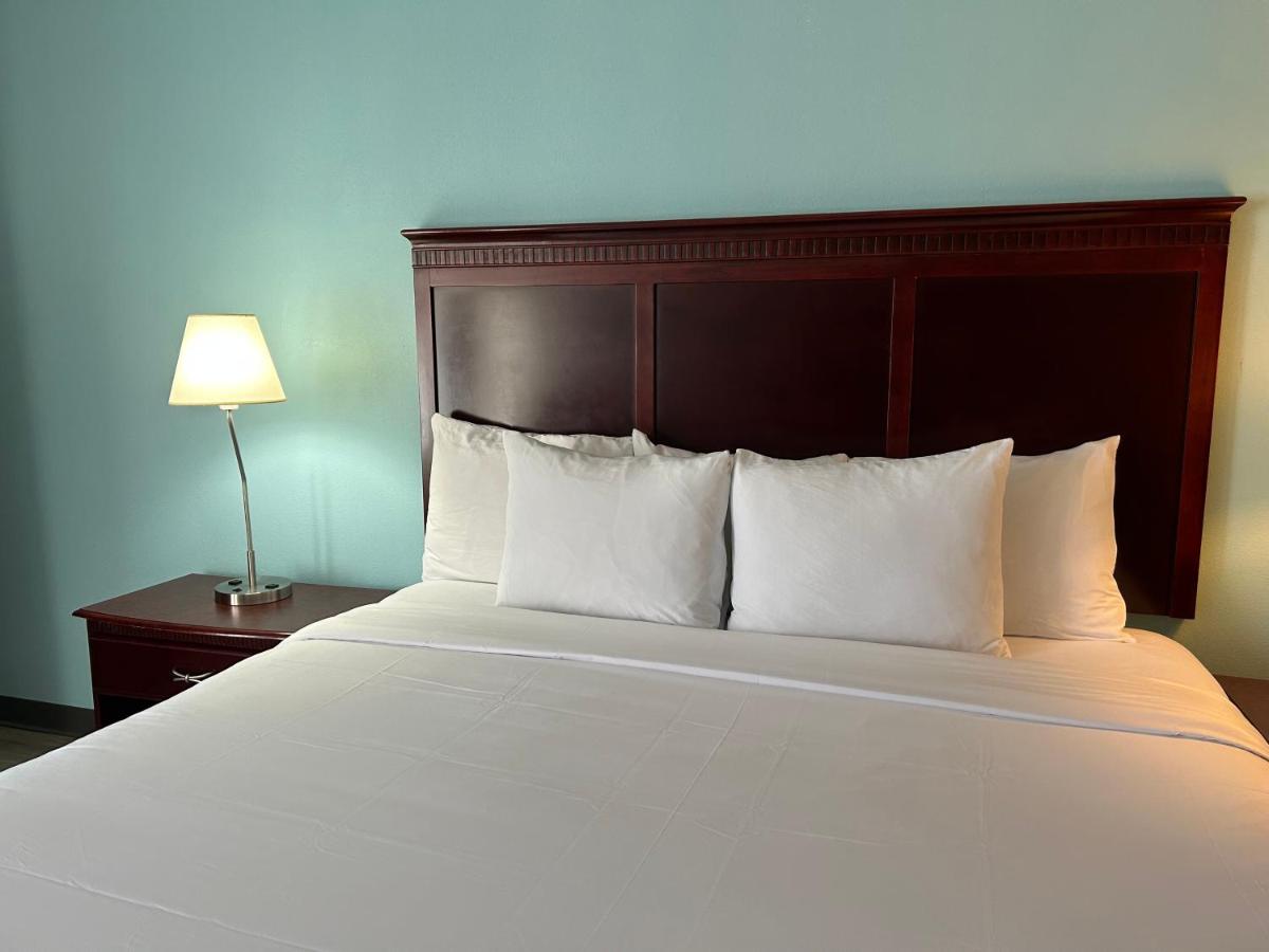 Double Room - Accessible/Non-Smoking at Clarion Inn and Suites Airport