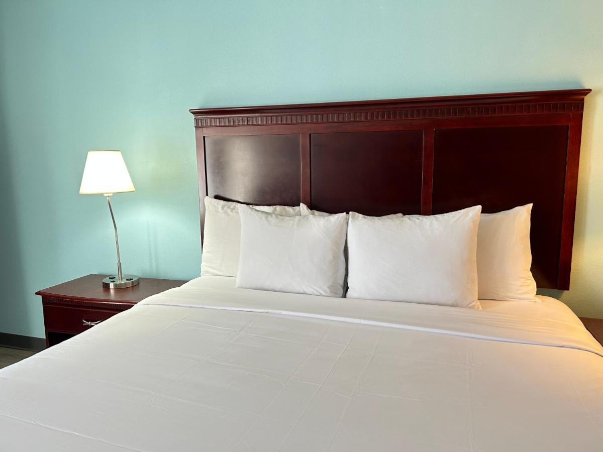 Double Room - Accessible/Non-Smoking at Clarion Inn and Suites Airport