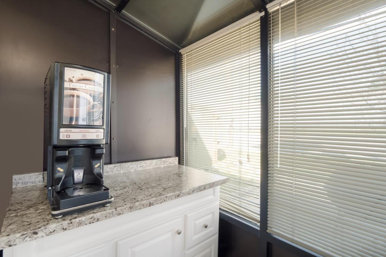 | Rodeway Inn Augusta West