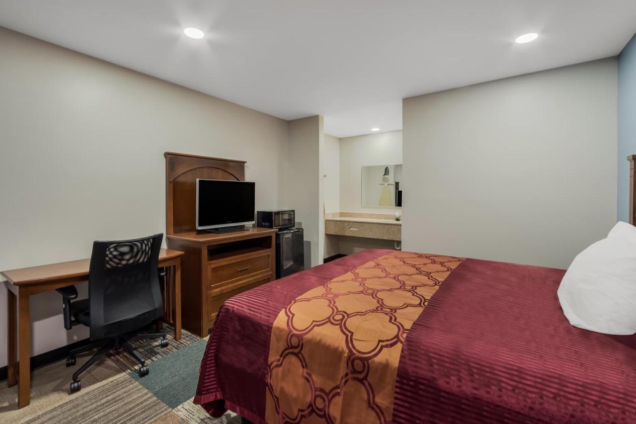 | Rodeway Inn Augusta West