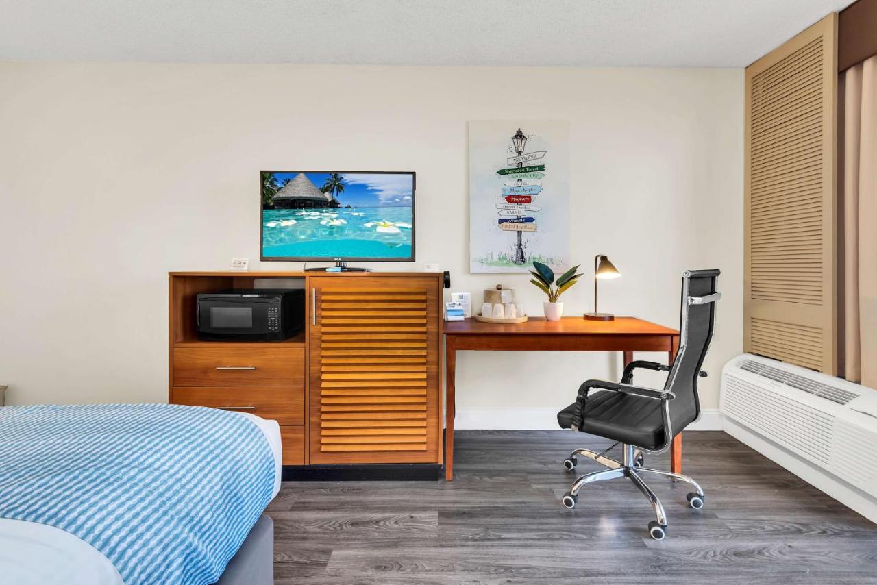 | Best Western Orlando Gateway Hotel