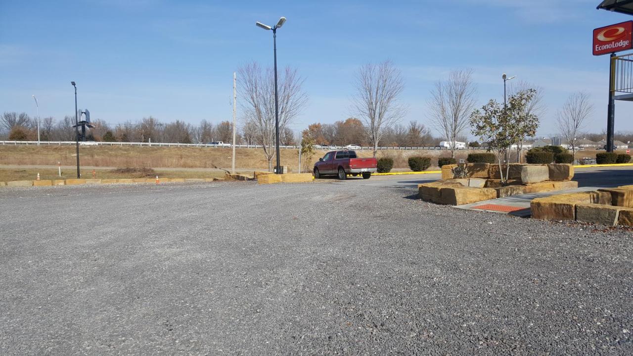 | Econo Lodge Oak Grove